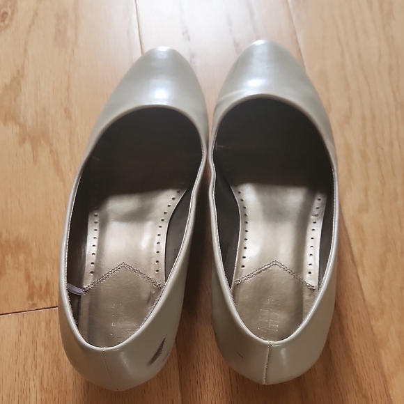 Basic Editions Elegant Cream Women's Shoes 10 W - Picture 5 of 17